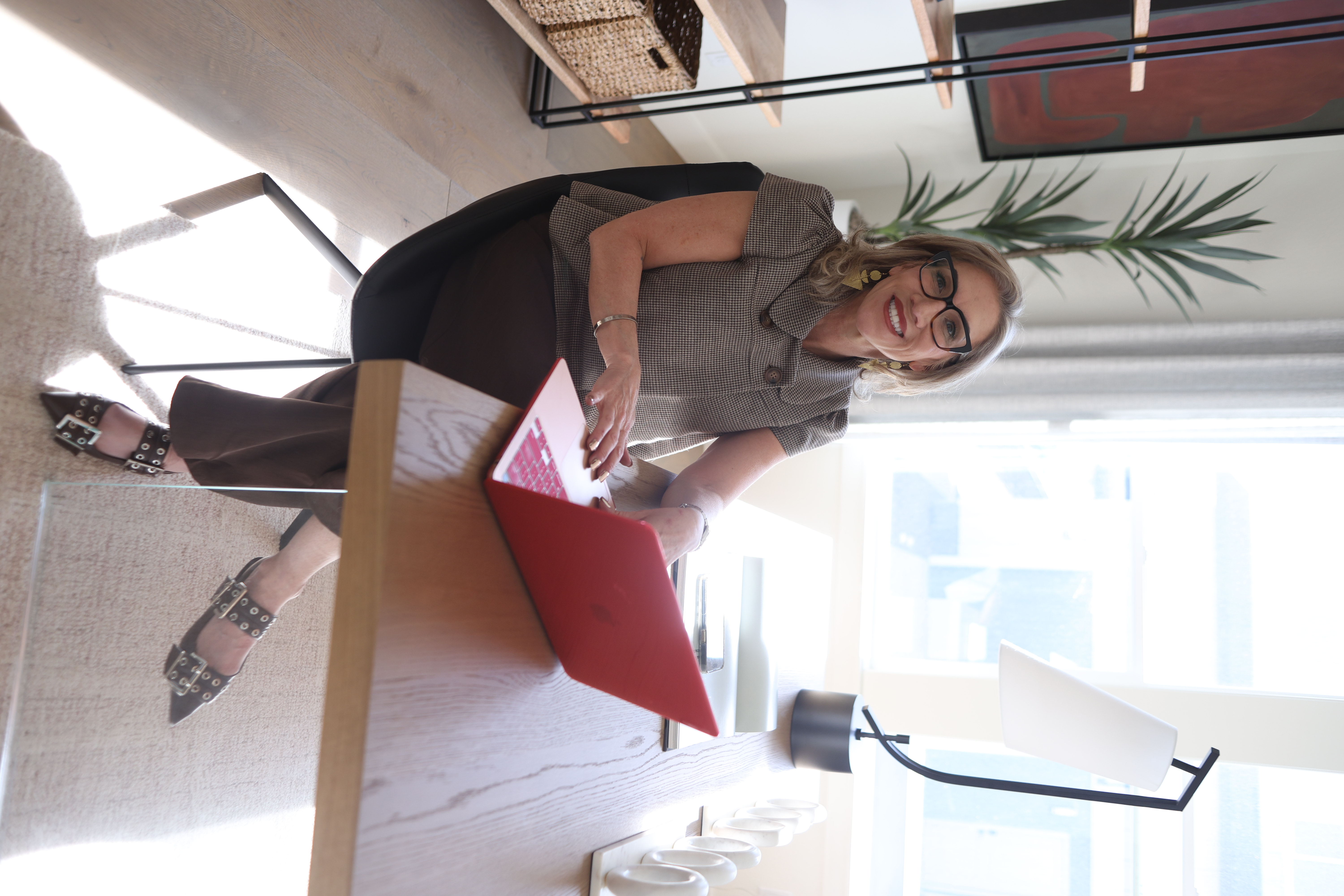 Dr. Laurie Moroco - Professional Business Coach